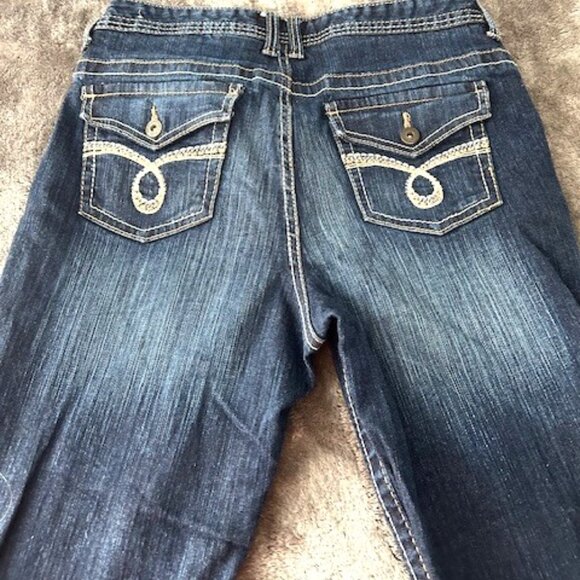 Rue 21 Mid Rise Boot Cut Jeans Jr 11/12 EUC - Picture 1 of 4